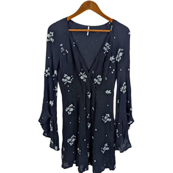 Free People Dresses & Skirts - Free People Black Rayon Embroidered Jasmine Long Sleeve Fit & Flare Mini Dress
